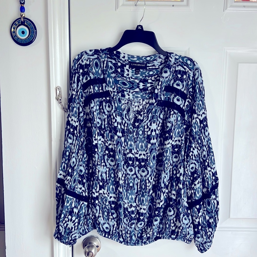 Lane Bryant Size 22/24 long sleeve blouse